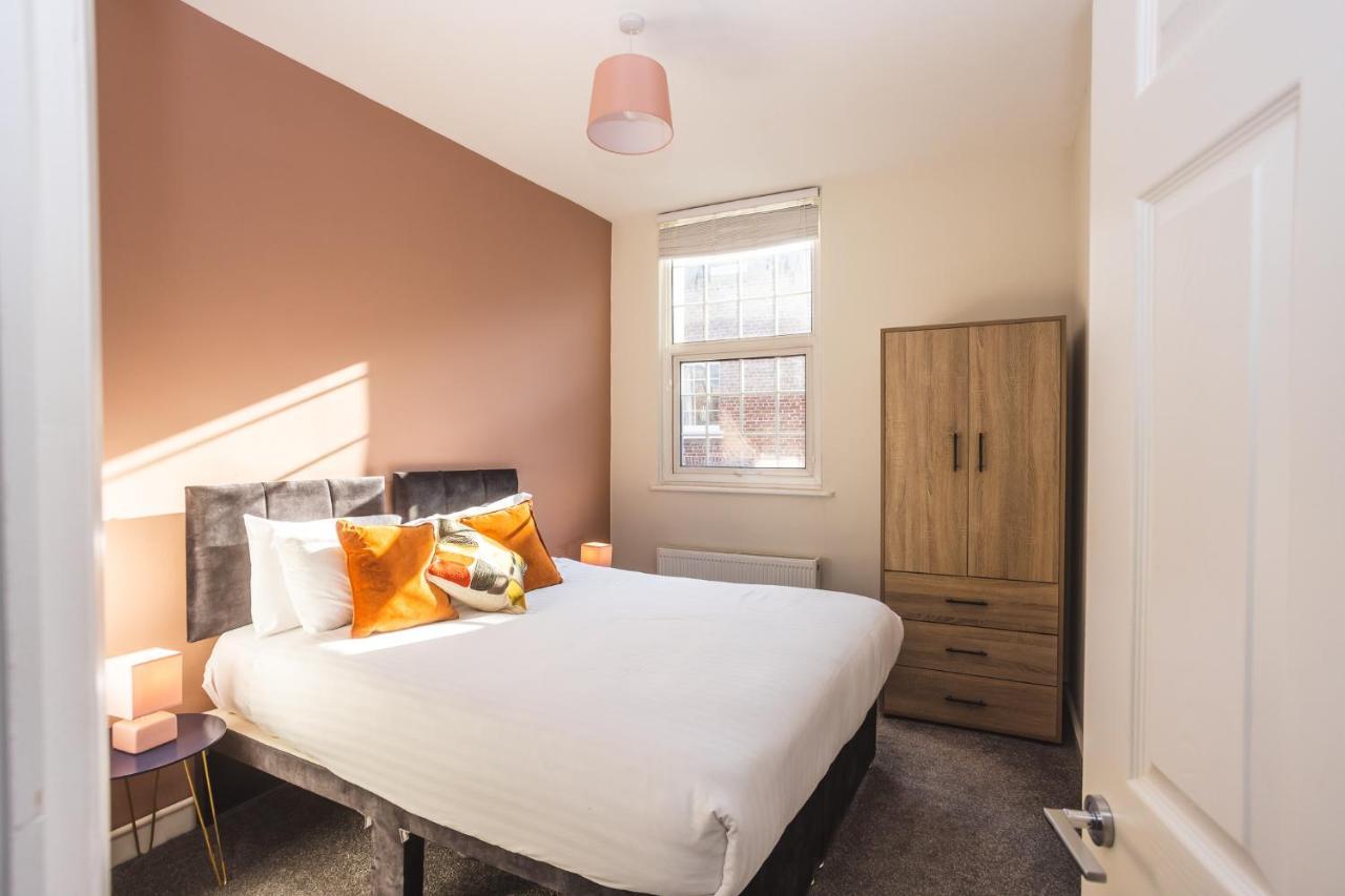 Modern Apartment Within City Walls, Parking Chester Buitenkant foto